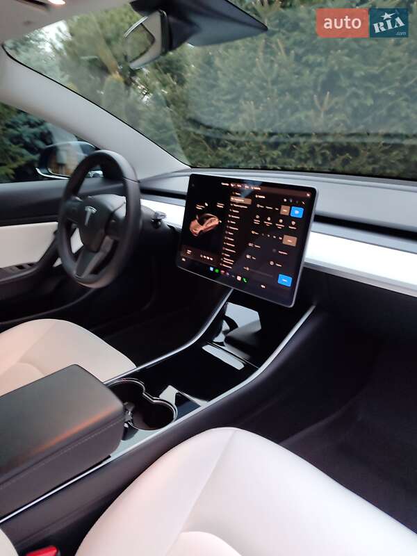 Седан Tesla Model 3 2019 в Запорожье