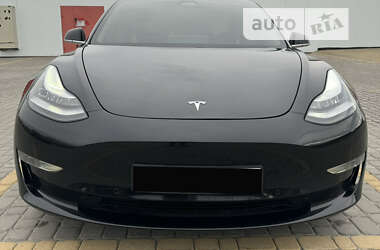 Седан Tesla Model 3 2019 в Львове