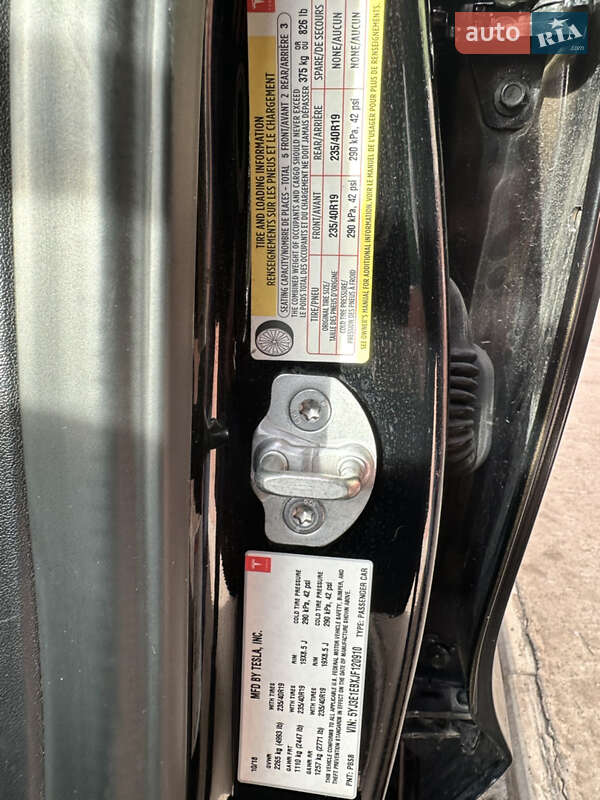 Седан Tesla Model 3 2018 в Днепре