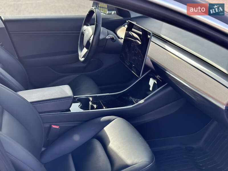Седан Tesla Model 3 2018 в Днепре