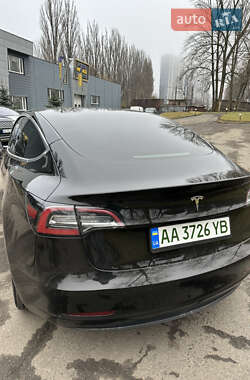 Седан Tesla Model 3 2019 в 
