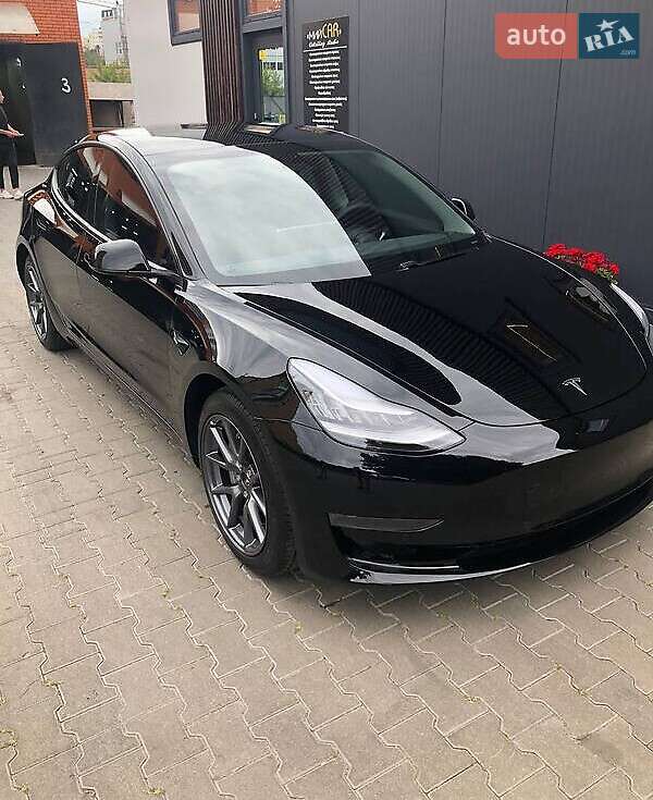 Седан Tesla Model 3 2020 в Виннице
