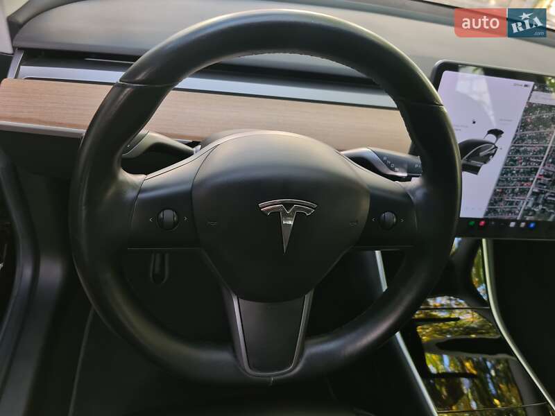 Седан Tesla Model 3 2018 в Первомайську фото 5 Седан Tesla Model 3 2018 в Первомайську