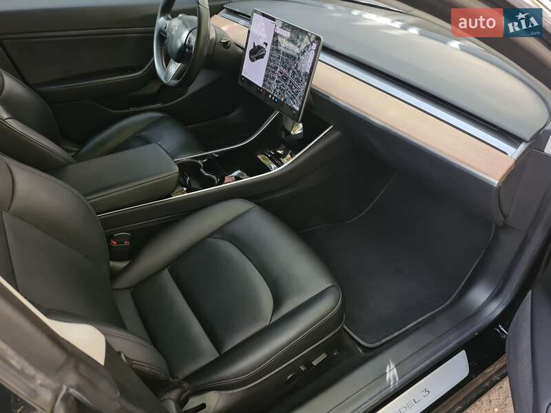 Седан Tesla Model 3 2018 в Первомайську фото 4 Седан Tesla Model 3 2018 в Первомайську
