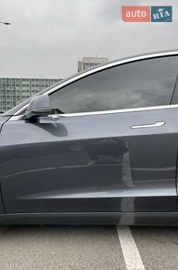 Седан Tesla Model 3 2018 в Киеве