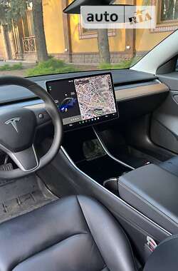 Седан Tesla Model 3 2019 в Полтаві