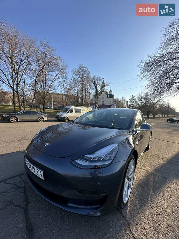 Седан Tesla Model 3 2020 в Николаеве