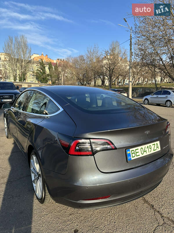 Седан Tesla Model 3 2020 в Николаеве