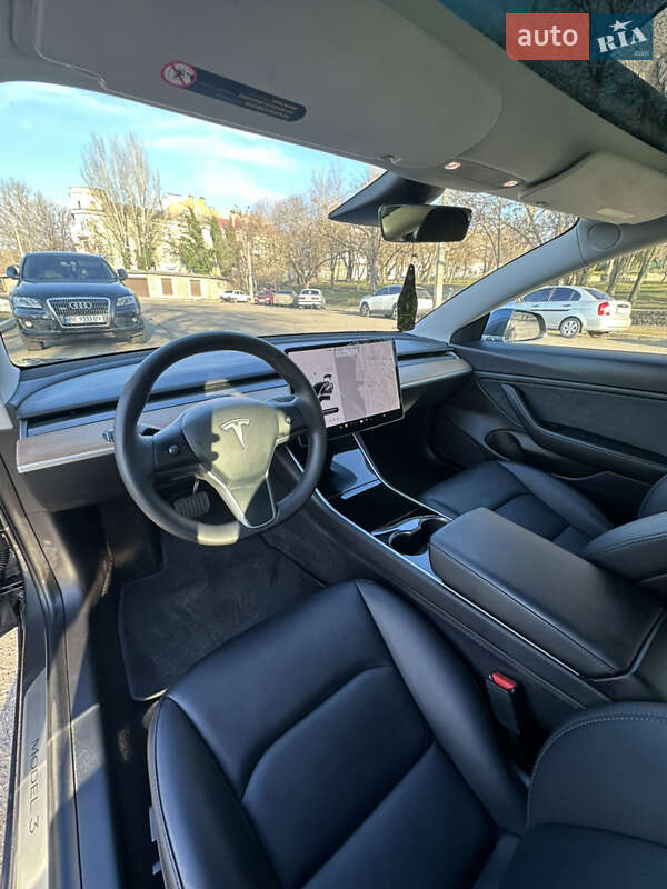 Седан Tesla Model 3 2020 в Николаеве
