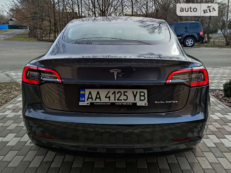 Седан Tesla Model 3 2019 в Киеве