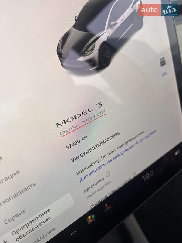 Седан Tesla Model 3 2021 в Львове