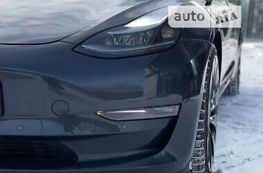Седан Tesla Model 3 2021 в Рівному