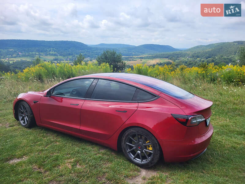 Седан Tesla Model 3 2018 в Тернополі