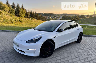 Седан Tesla Model 3 2022 в Тернополі