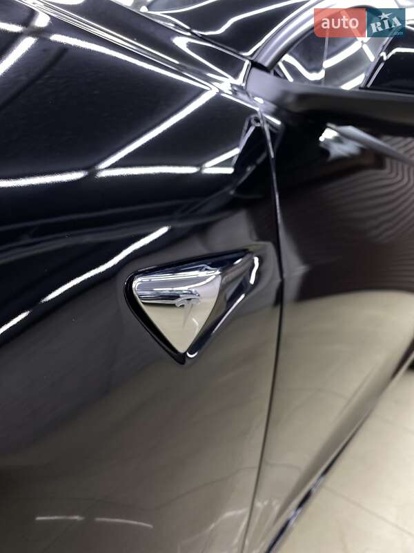 Седан Tesla Model 3 2019 в Киеве