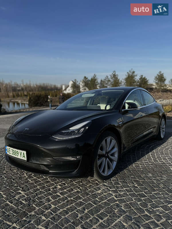 Седан Tesla Model 3 2019 в Днепре
