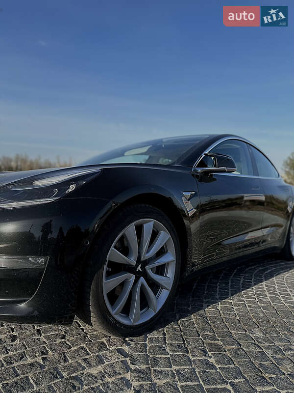 Седан Tesla Model 3 2019 в Днепре