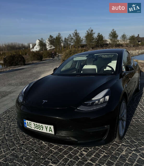 Tesla Model 3 2019