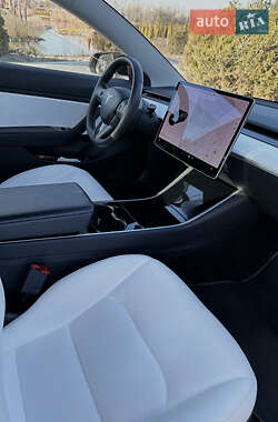 Седан Tesla Model 3 2019 в Днепре
