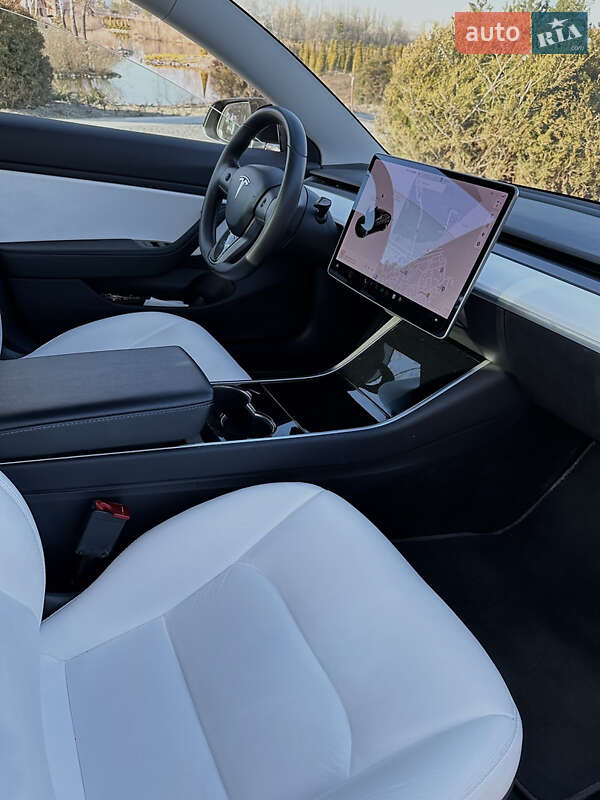 Седан Tesla Model 3 2019 в Днепре