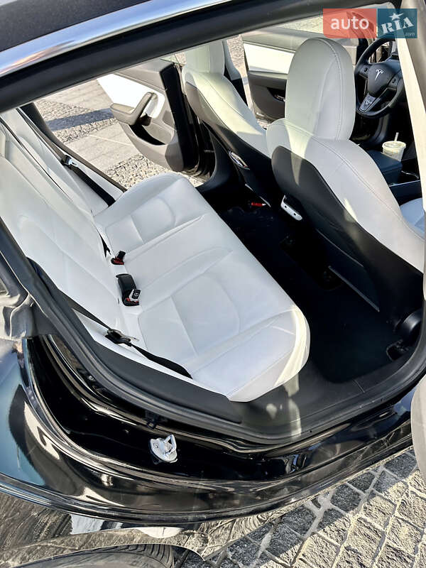 Седан Tesla Model 3 2019 в Днепре