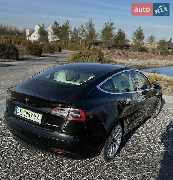 Седан Tesla Model 3 2019 в Дніпрі