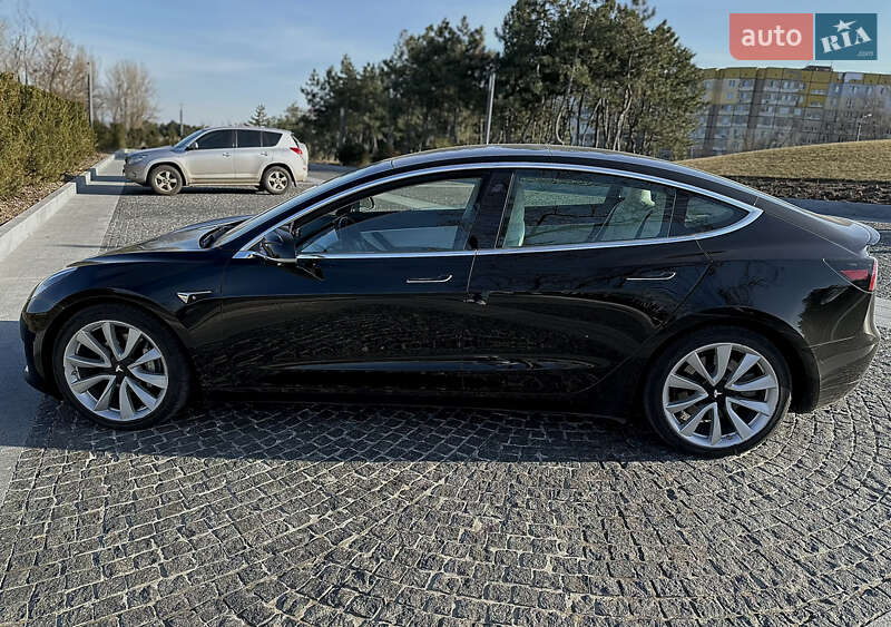 Седан Tesla Model 3 2019 в Дніпрі