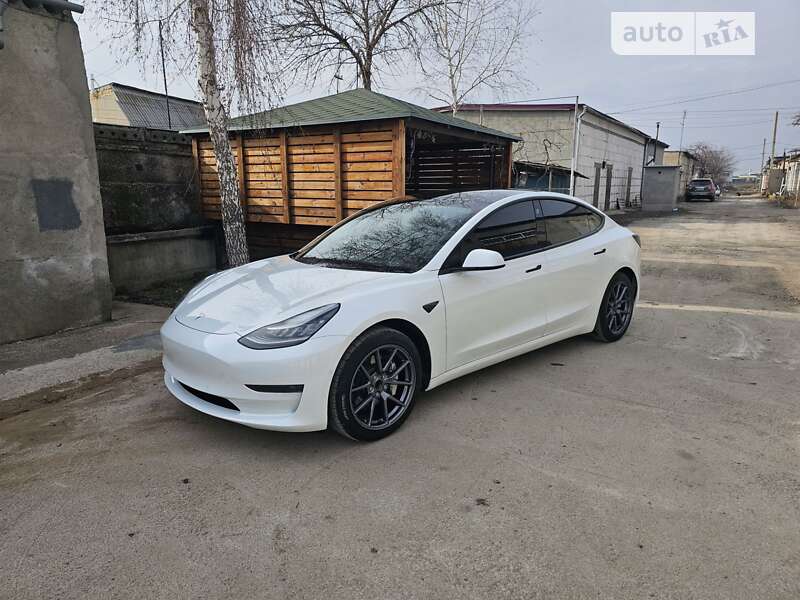 Седан Tesla Model 3 2020 в Одесі