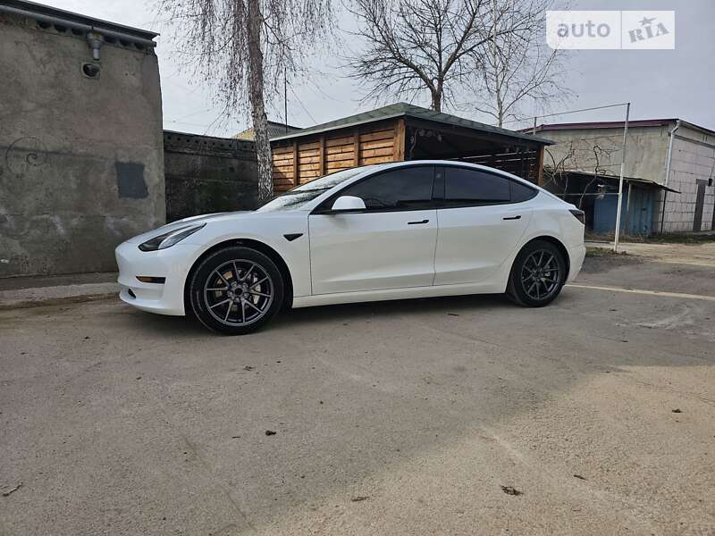 Седан Tesla Model 3 2020 в Одесі