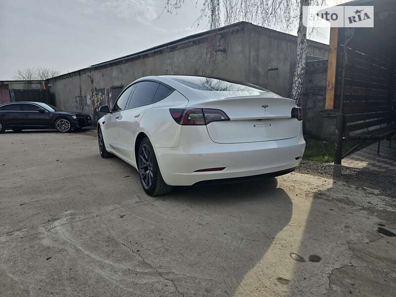 Седан Tesla Model 3 2020 в Одесі