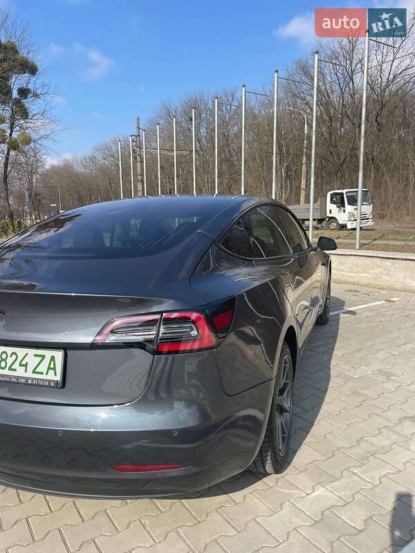 Седан Tesla Model 3 2018 в Вінниці