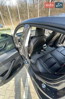 Седан Tesla Model 3 2018 в Виннице