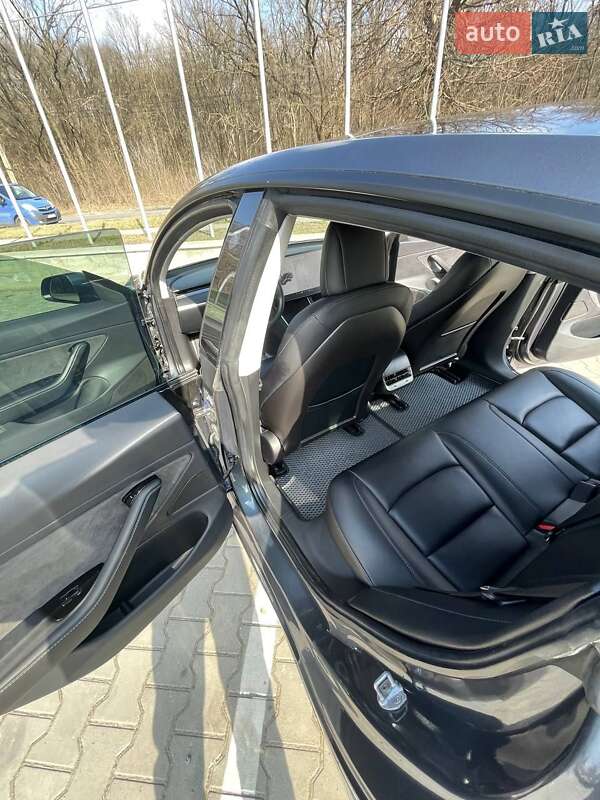 Седан Tesla Model 3 2018 в Вінниці