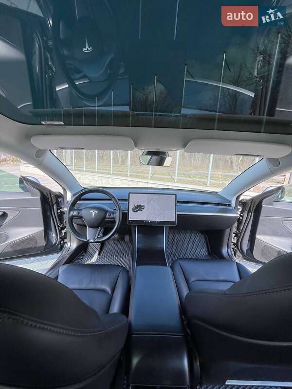 Седан Tesla Model 3 2018 в Вінниці