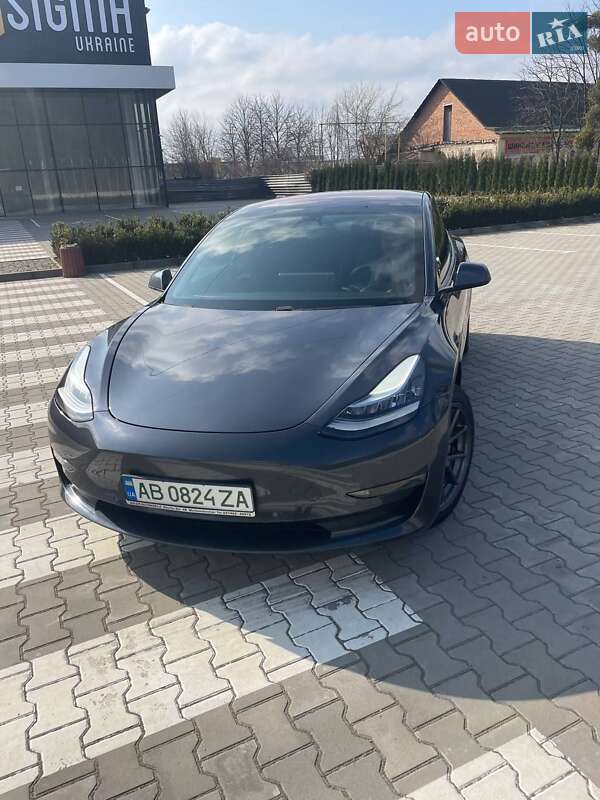 Седан Tesla Model 3 2018 в Вінниці