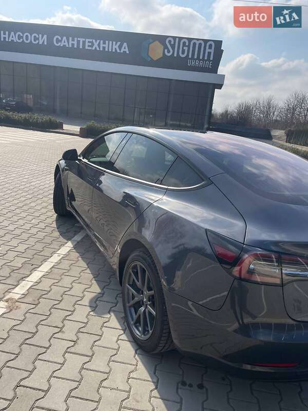 Седан Tesla Model 3 2018 в Вінниці