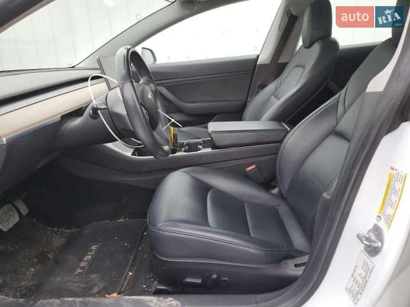 Седан Tesla Model 3 2019 в Одесі