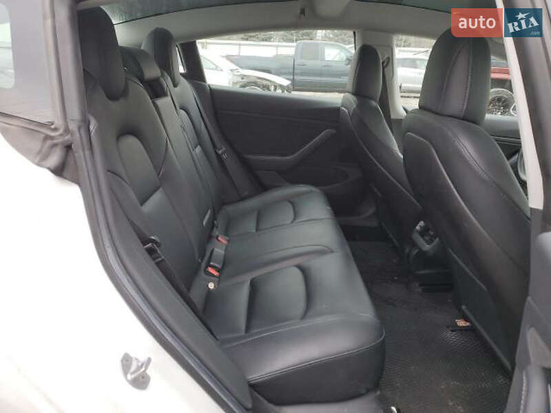 Седан Tesla Model 3 2019 в Одесі