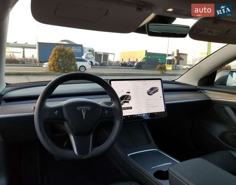 Седан Tesla Model 3 2021 в Тячеві