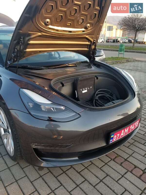 Седан Tesla Model 3 2021 в Тячеві