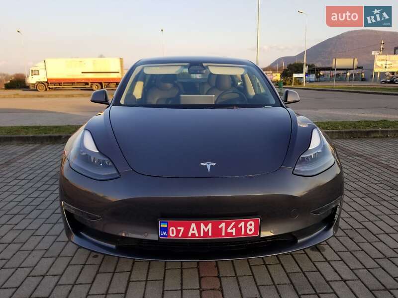 Седан Tesla Model 3 2021 в Тячеві