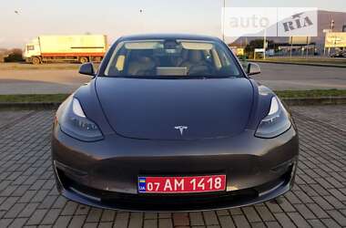 Седан Tesla Model 3 2021 в Тячеві