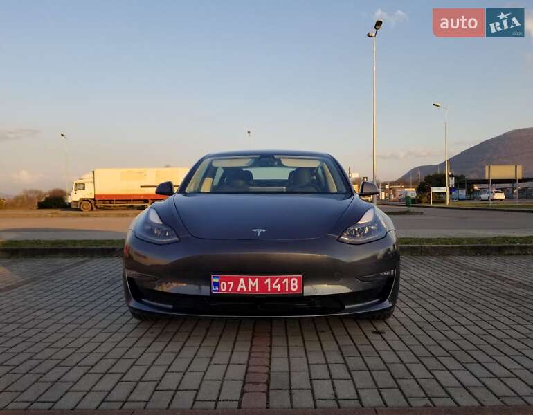 Седан Tesla Model 3 2021 в Тячеві