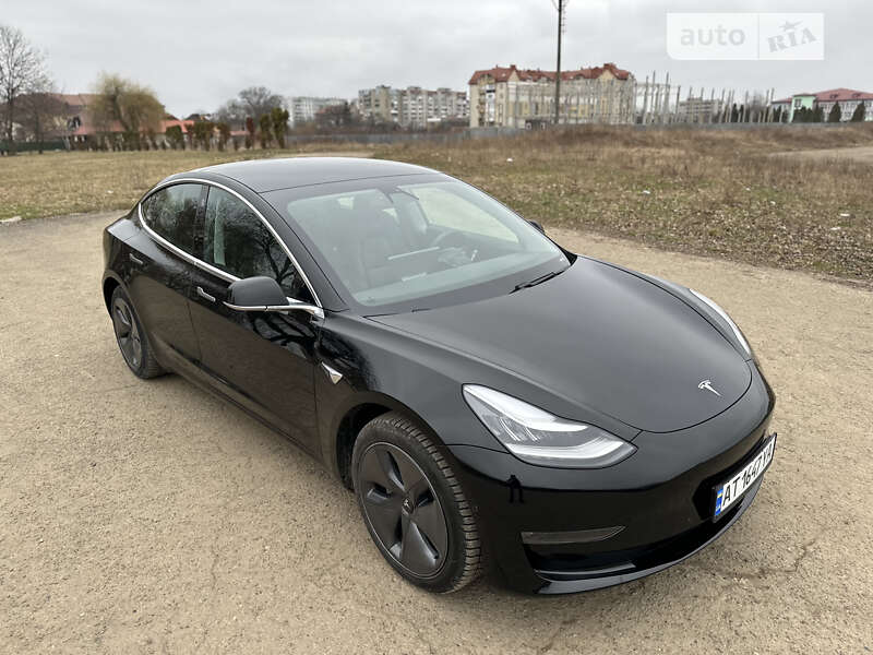 Седан Tesla Model 3 2019 в Коломые