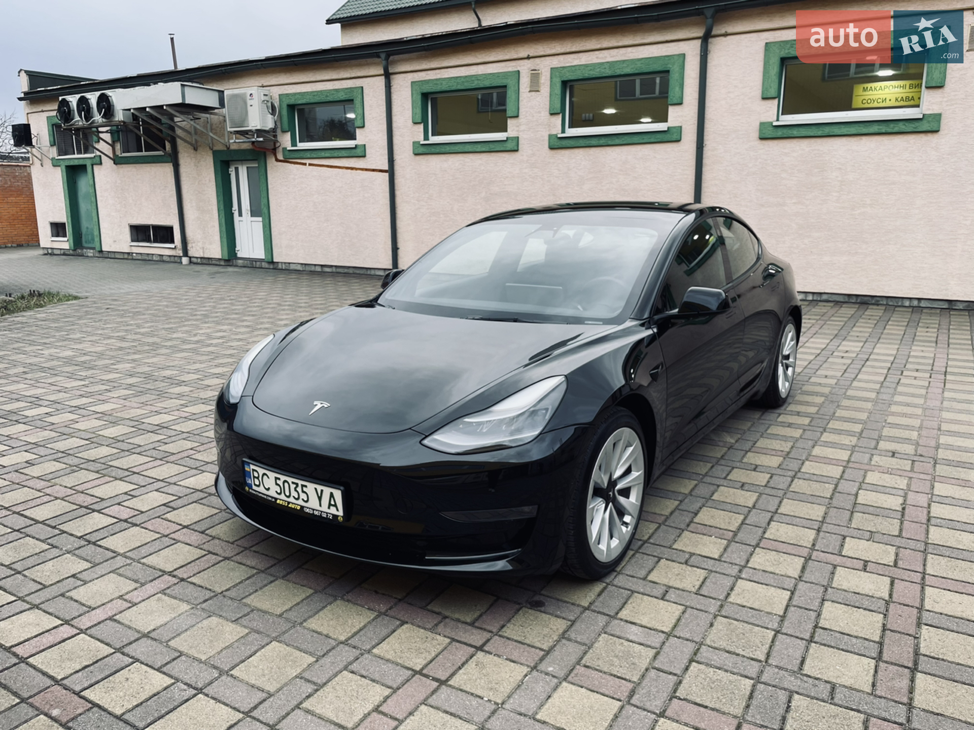 2022 Tesla Model 3 - фото 1