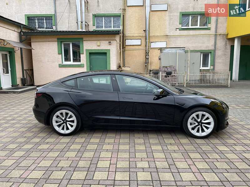 Седан Tesla Model 3 2022 в Стрые