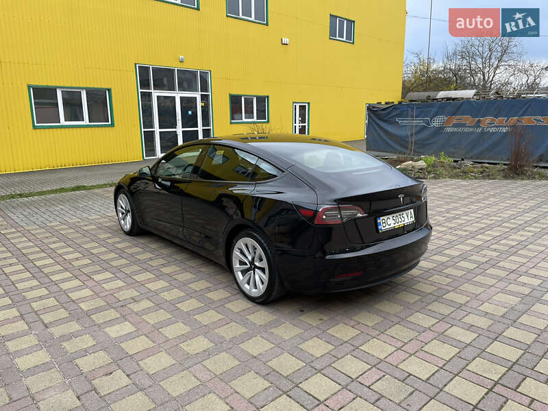 Седан Tesla Model 3 2022 в Стрые