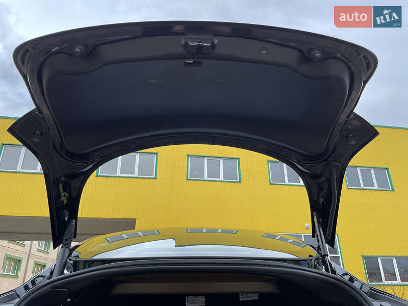 Седан Tesla Model 3 2022 в Стрые