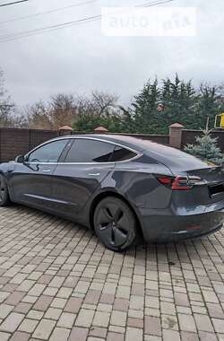 Седан Tesla Model 3 2019 в Чернівцях