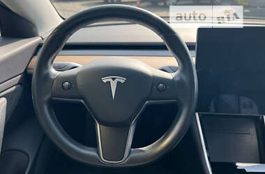 Седан Tesla Model 3 2019 в Мукачевому